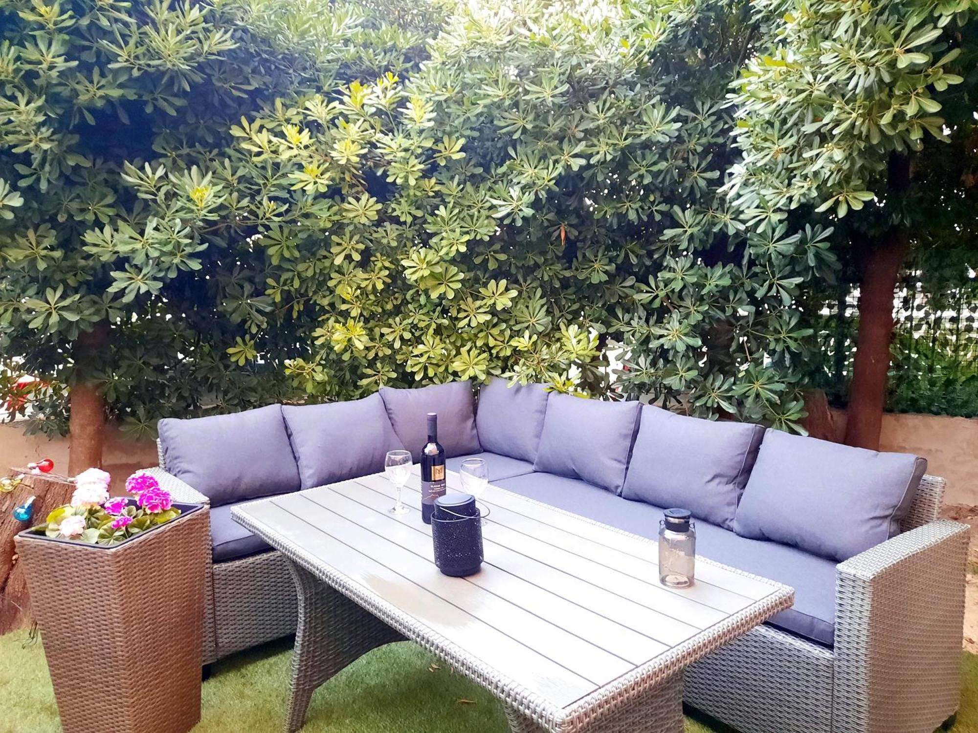 Split Symphony Veranda: Modern, New Apartment Екстериор снимка